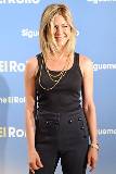 Jennifer Aniston posa en pantalones